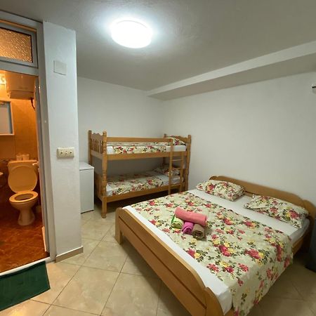 Apartments Zalli Улцинь Екстер'єр фото