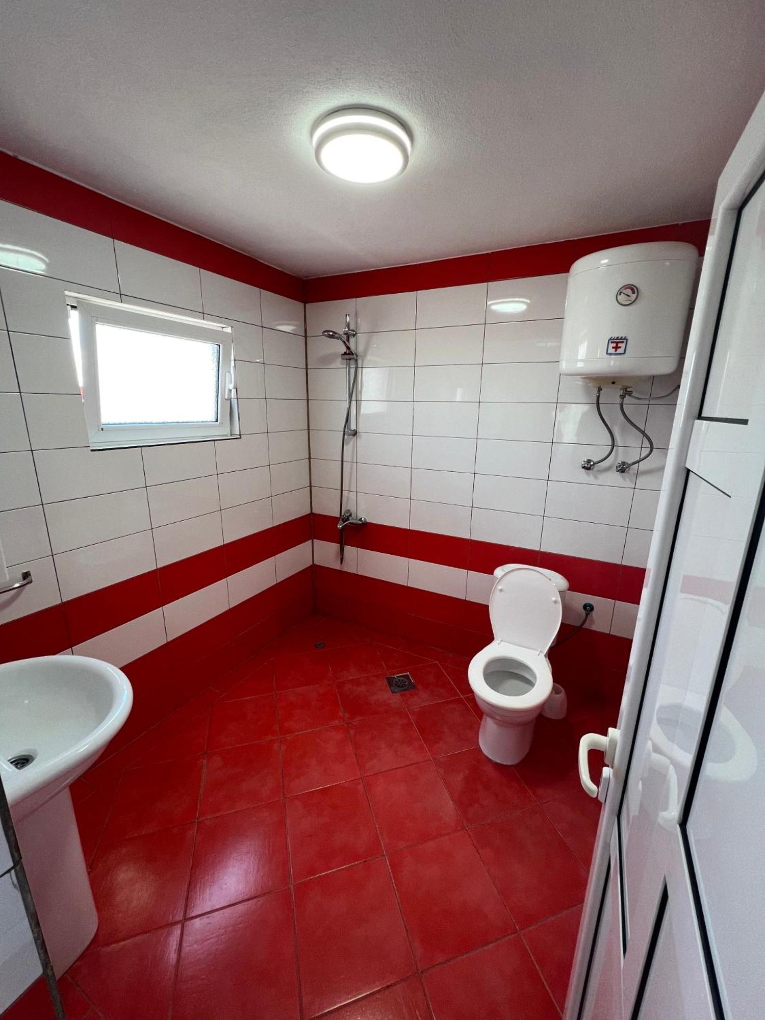 Apartments Zalli Улцинь Екстер'єр фото