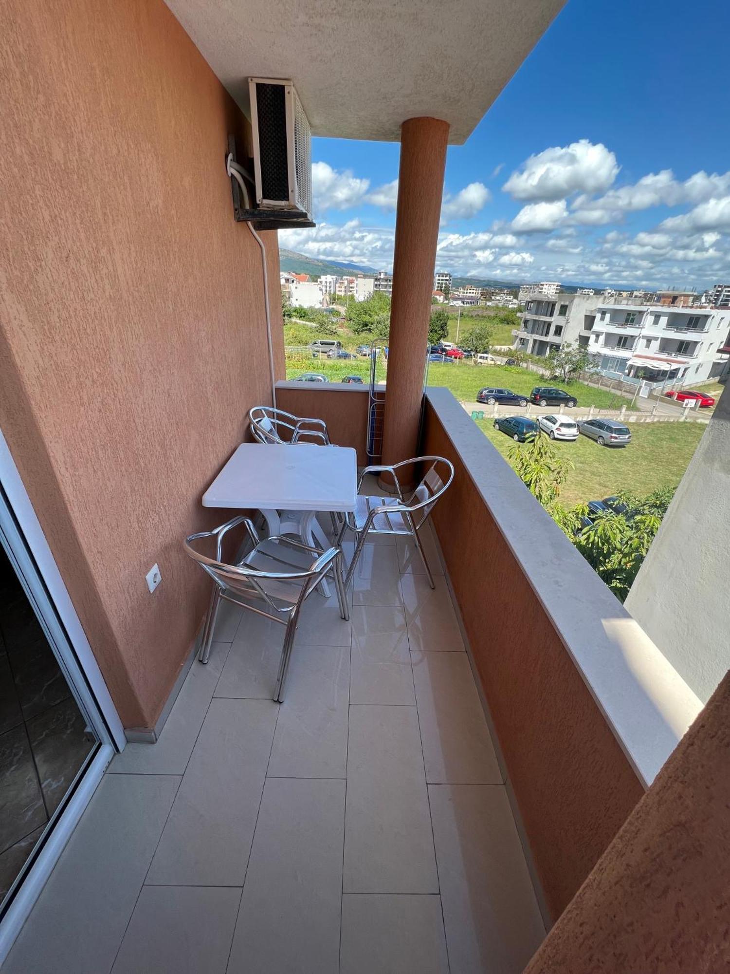 Apartments Zalli Улцинь Екстер'єр фото
