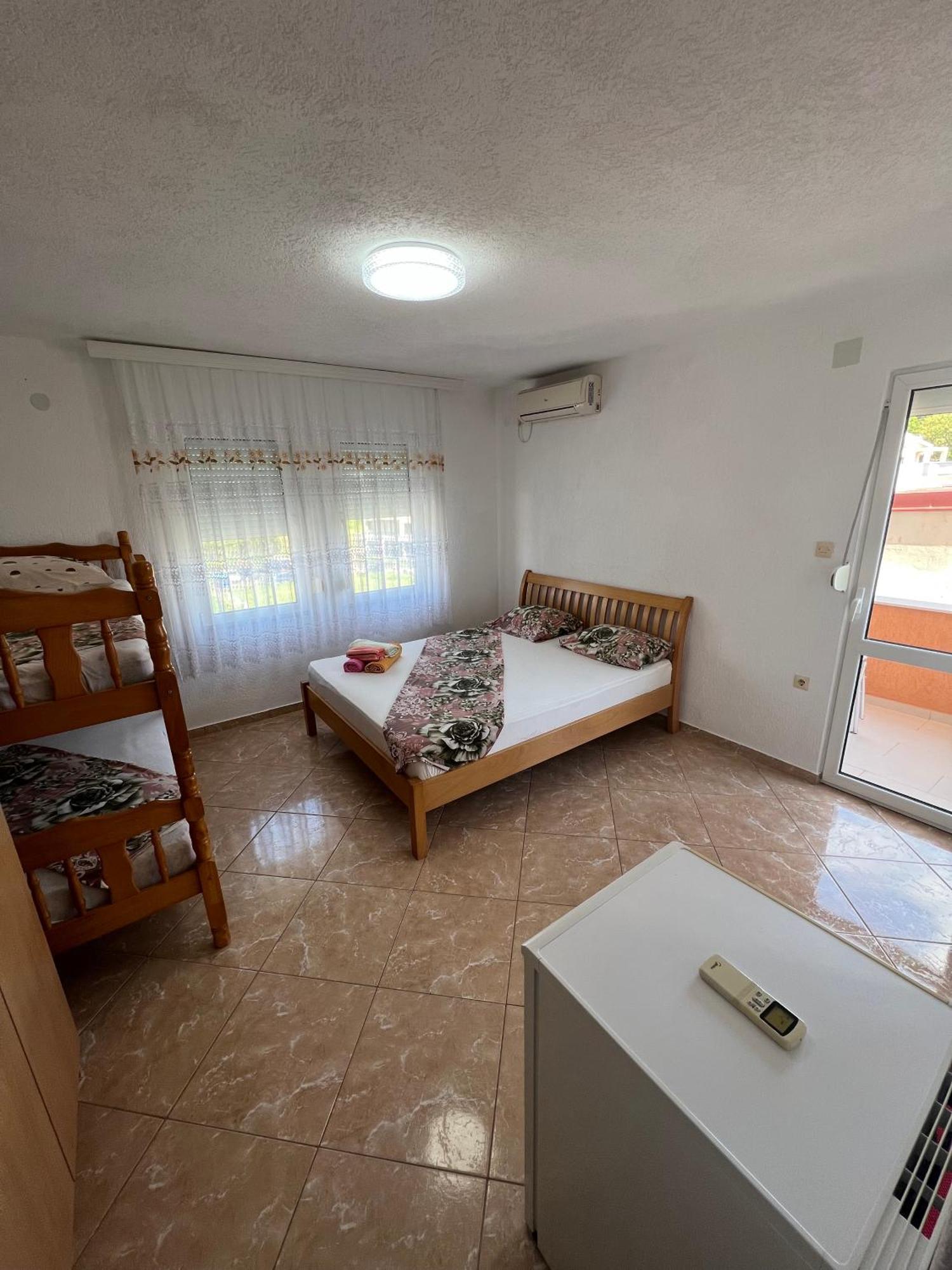Apartments Zalli Улцинь Екстер'єр фото