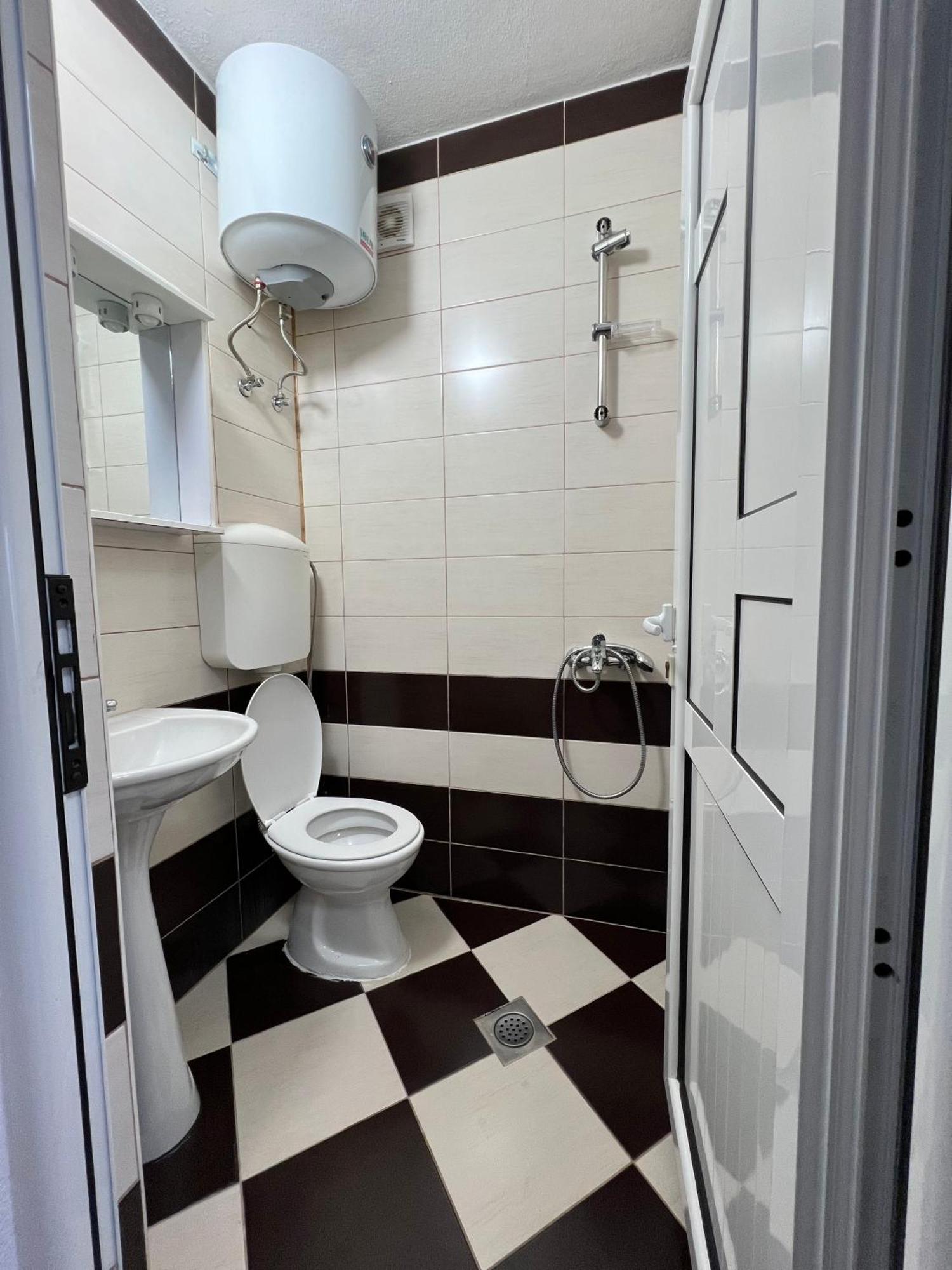 Apartments Zalli Улцинь Екстер'єр фото