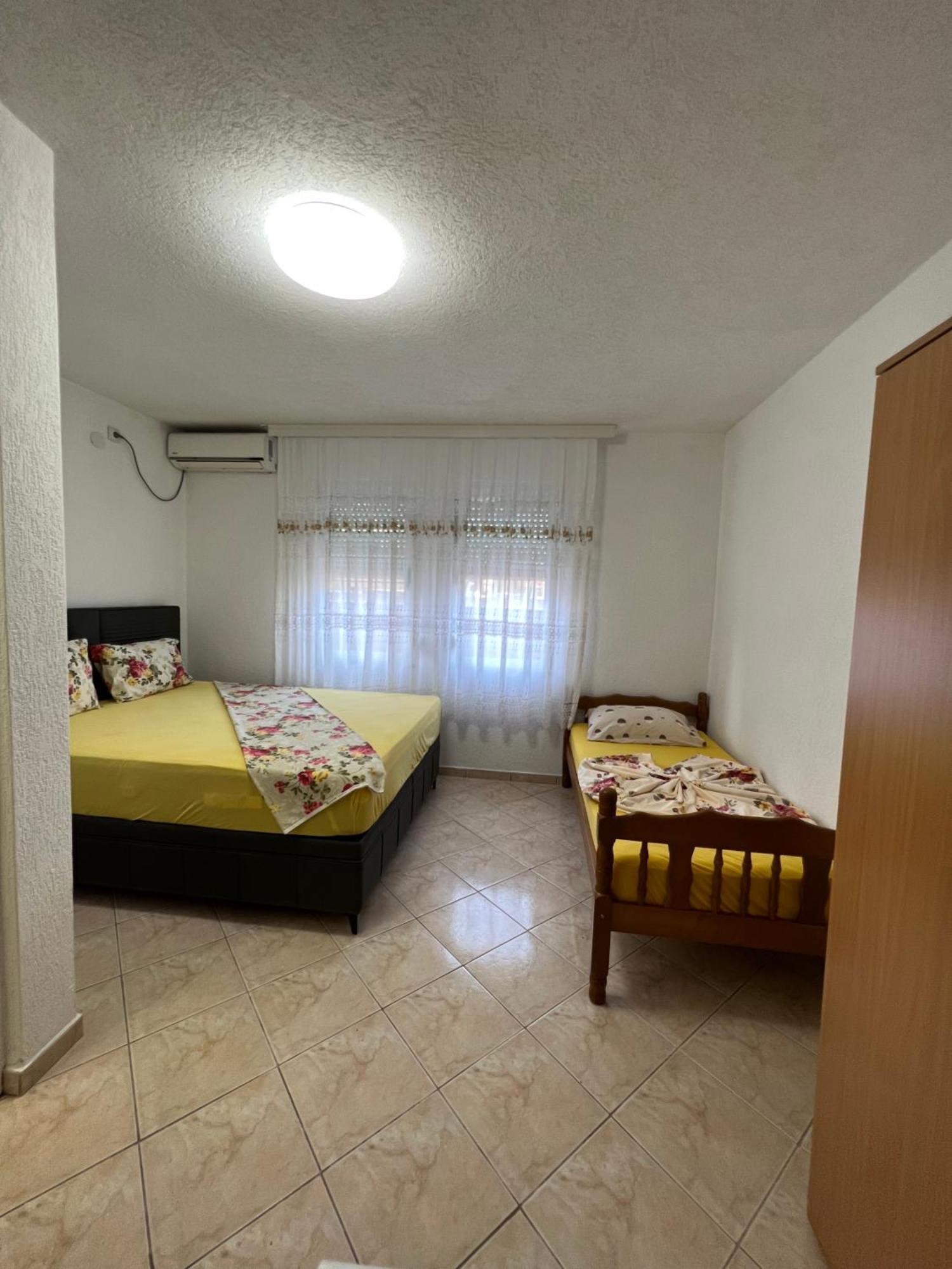 Apartments Zalli Улцинь Екстер'єр фото