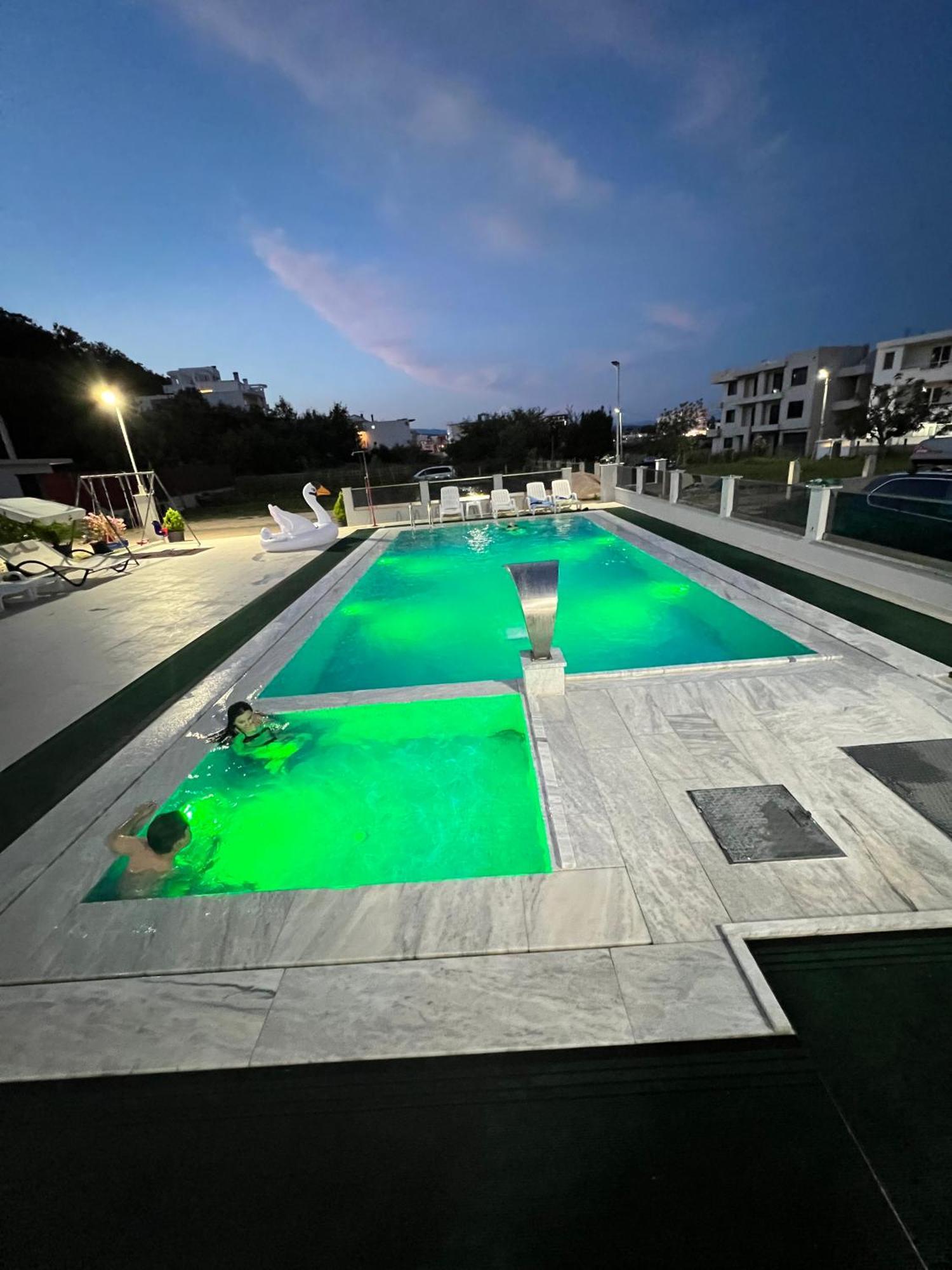 Apartments Zalli Улцинь Екстер'єр фото