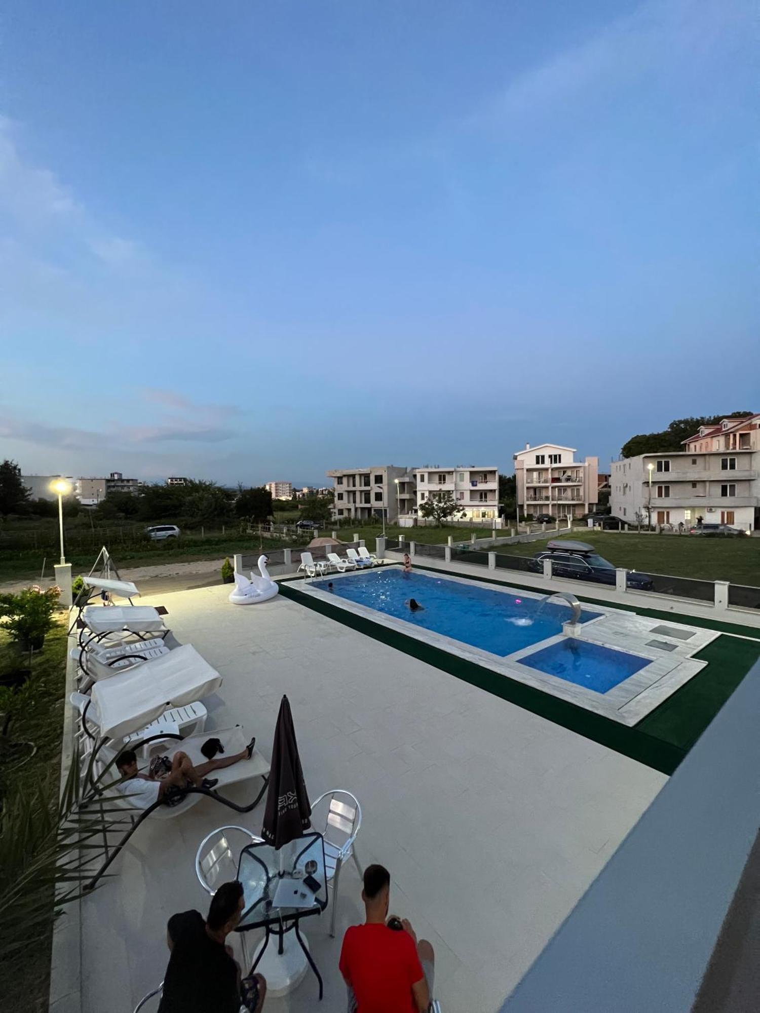 Apartments Zalli Улцинь Екстер'єр фото