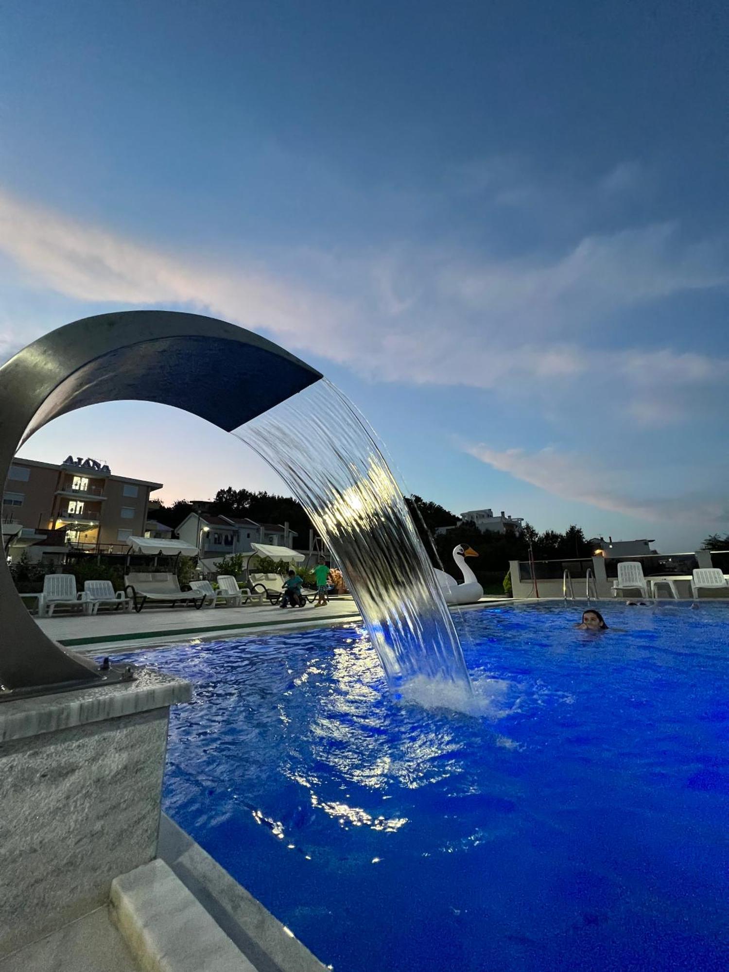 Apartments Zalli Улцинь Екстер'єр фото