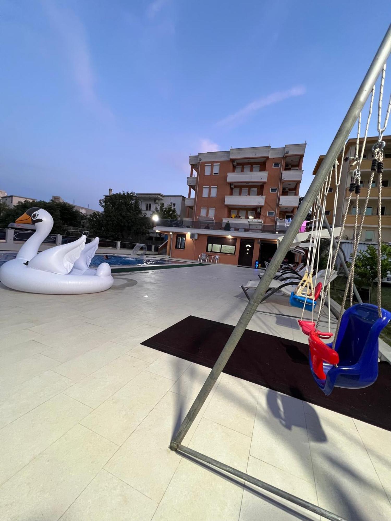 Apartments Zalli Улцинь Екстер'єр фото