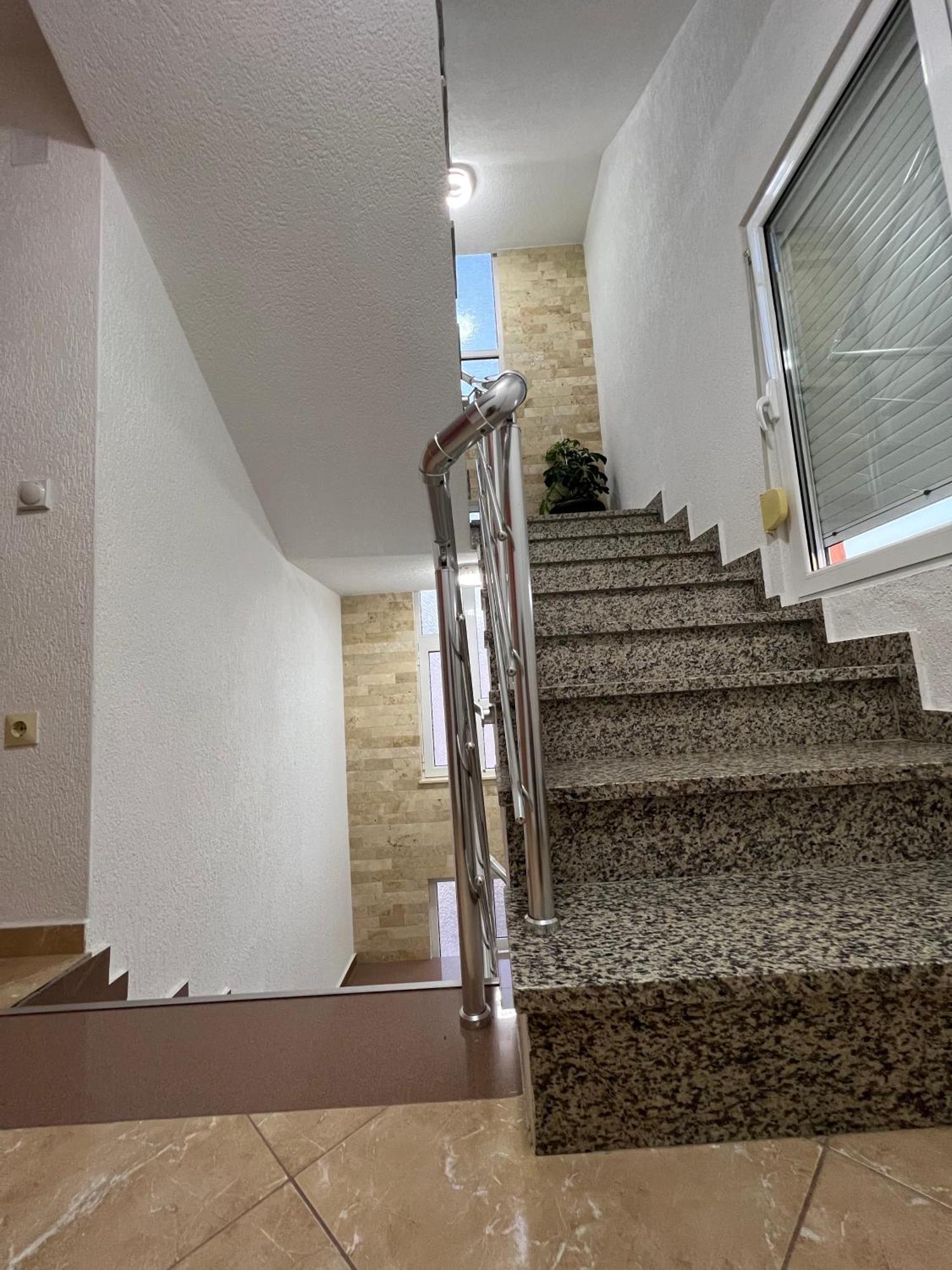 Apartments Zalli Улцинь Екстер'єр фото