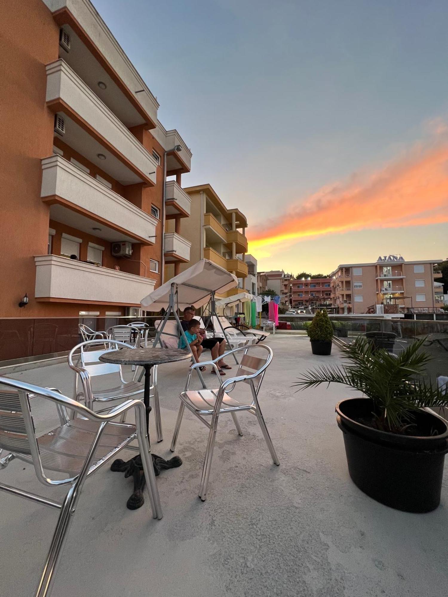 Apartments Zalli Улцинь Екстер'єр фото