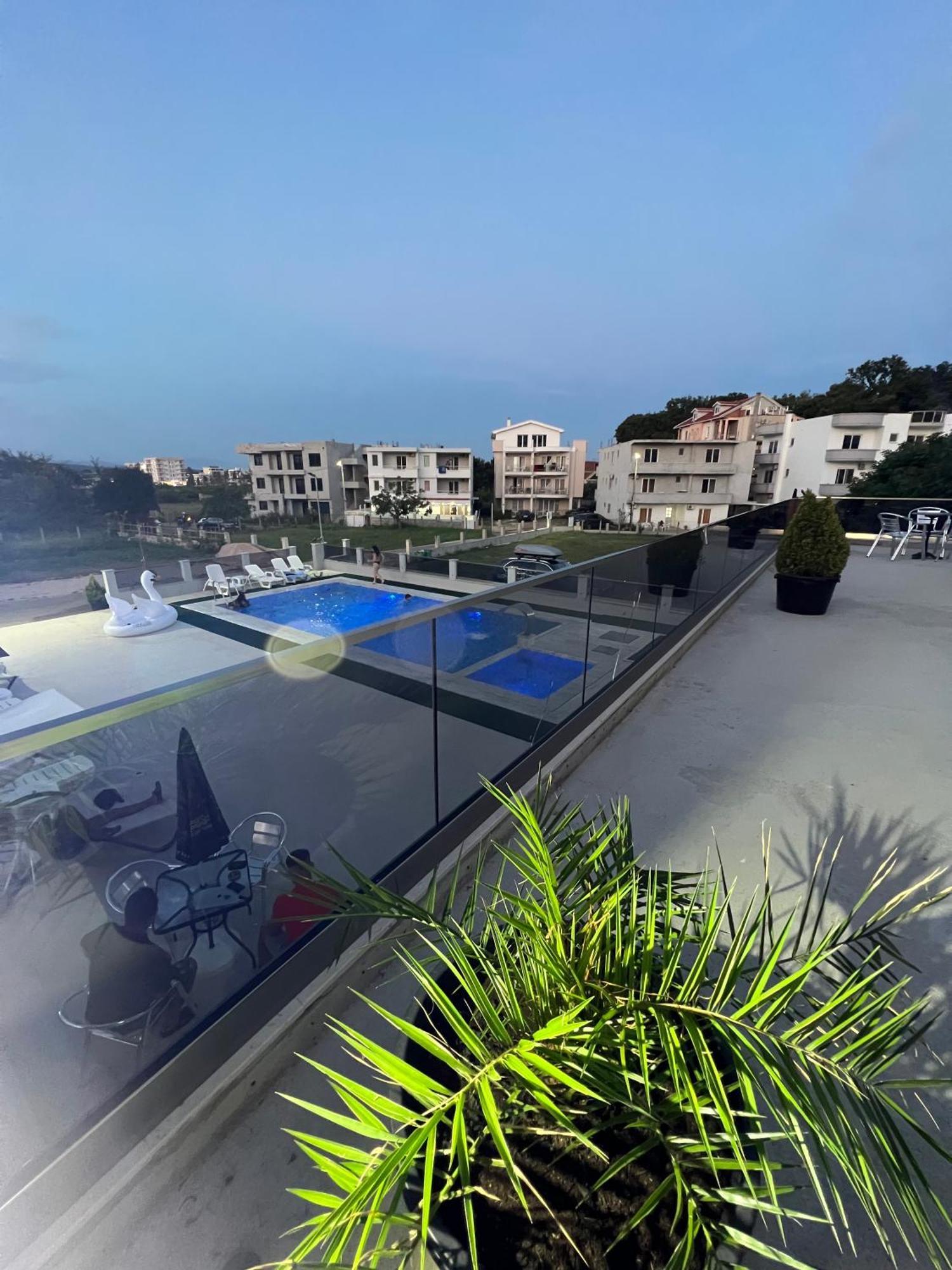 Apartments Zalli Улцинь Екстер'єр фото
